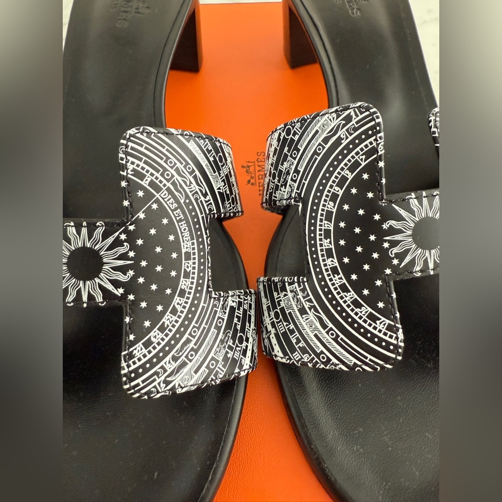 Hermes Oasis "Astrologie Bandana" Black and White Calfskin Veau Imprime Noir 38 - Picture 7 of 16